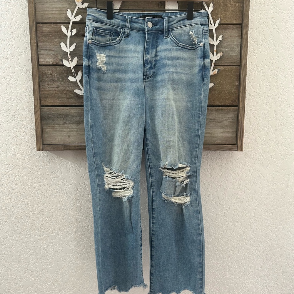 Judy Blue Straight crop Distressed Blue Jeans‎ ladies size 3/26